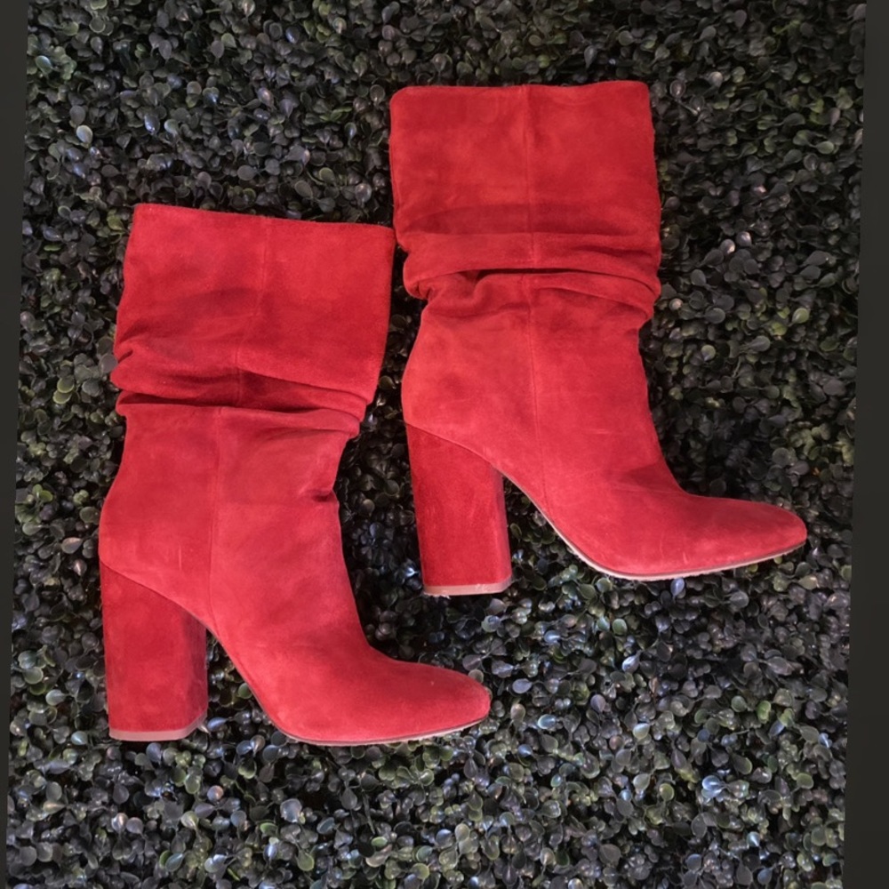Splendid red booties. Size 9!